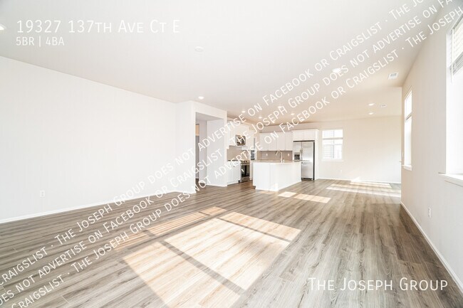 Foto del edificio - 19327 137th Ave Ct E