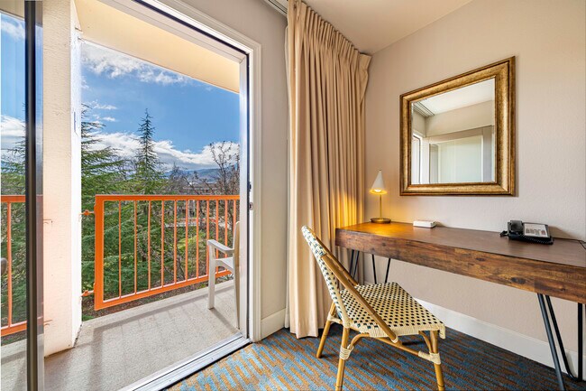 Suite King - Balcón - Ashland Hills Hotel Apartments