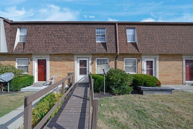 Foto del edificio - 5696 Beechcroft Rd
