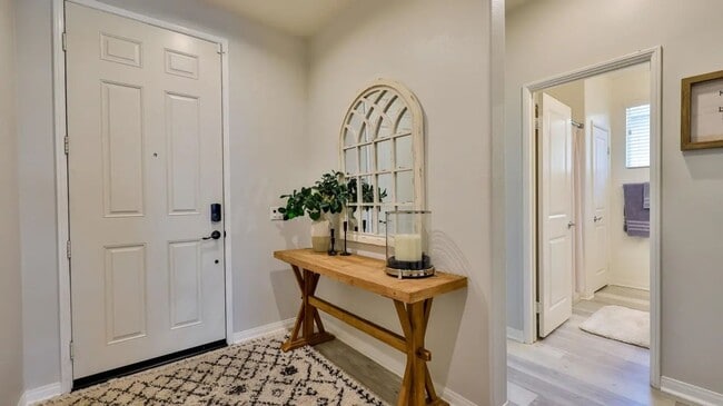 Foto del edificio - Beautiful Single-Story Home in the Prestig...