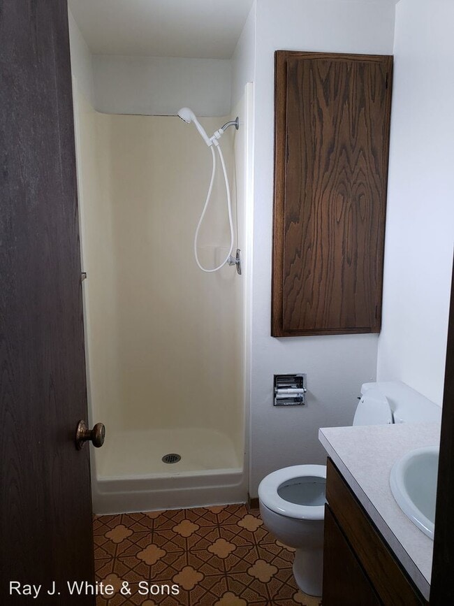 Building Photo - 1409 Vineyard Dr