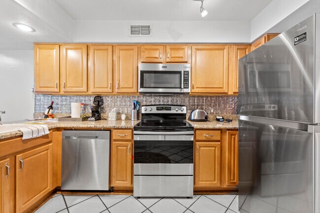 Foto del edificio - 236 Miracle Strip Pkwy SE