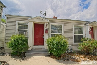 Building Photo - 634 Moran St