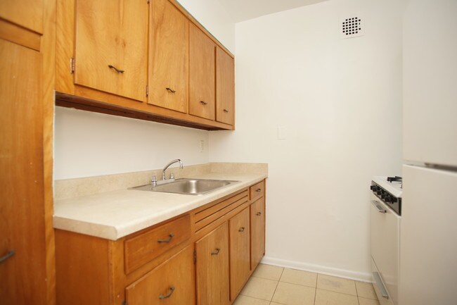 Foto del edificio - 7401 Shore Rd