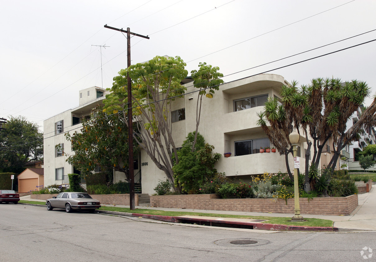 Primary Photo - 1666 Thayer Ave