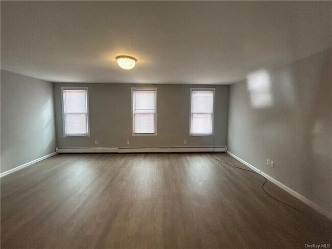 Building Photo - 108 W Railroad Ave