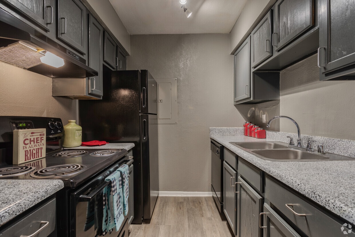 Foto principal - Oakmont Apartment Homes