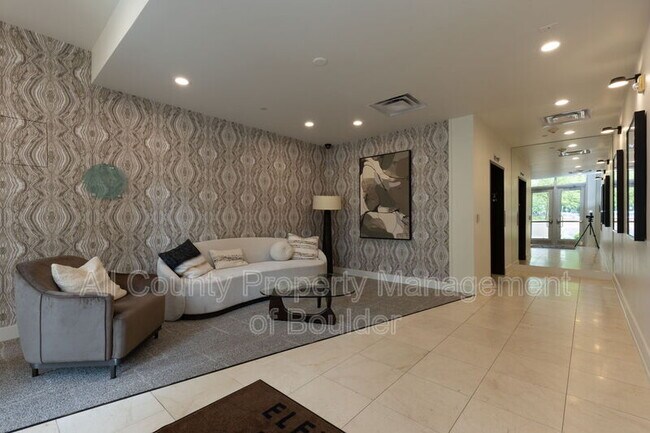 Building Photo - 1155 Canyon Blvd