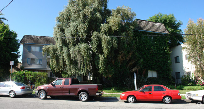 Building Photo - Park Manor Apartments