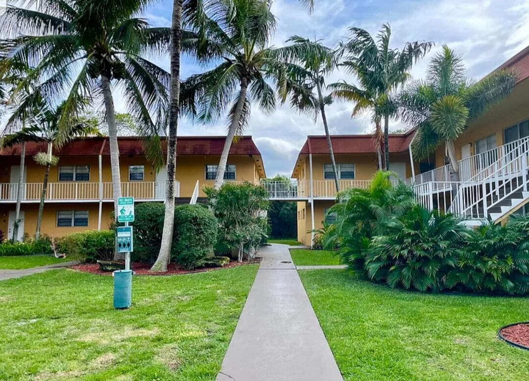 200 Croton Ave Unit 202, Lantana, FL 33462 Condo for Rent in Lantana