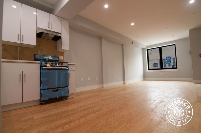 Building Photo - 971 Lafayette Ave