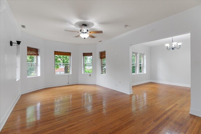 Foto del edificio - 4057 N Spaulding Ave