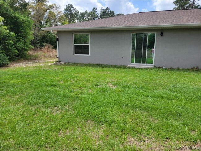 Foto del edificio - 9503 N Travis Dr