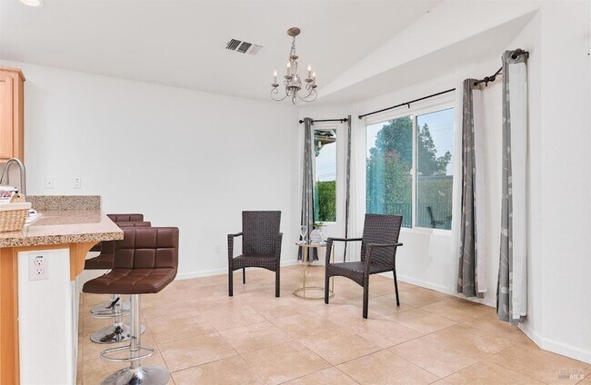 Foto del edificio - 504 Silver Ridge Dr