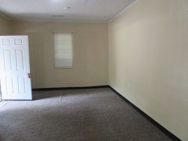 Foto del edificio - 28 Burgess Ct