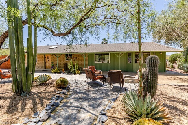 Building Photo - 2 br, 1 bath House - 37432 North Hidden Va...