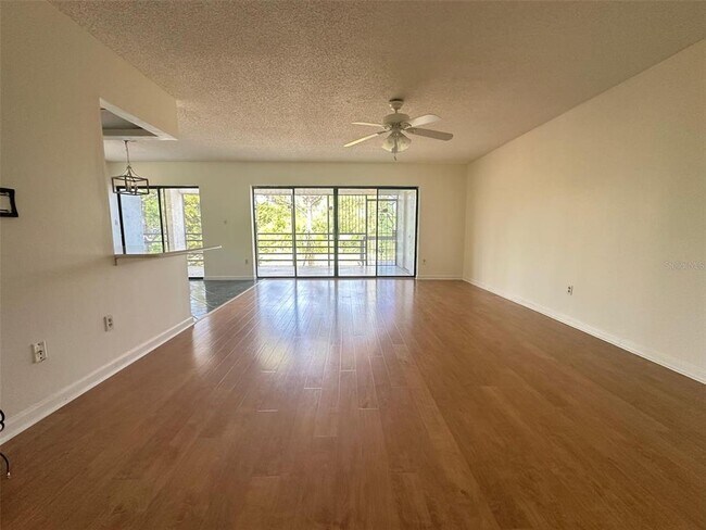 Foto del edificio - 4594 Towerpine Rd