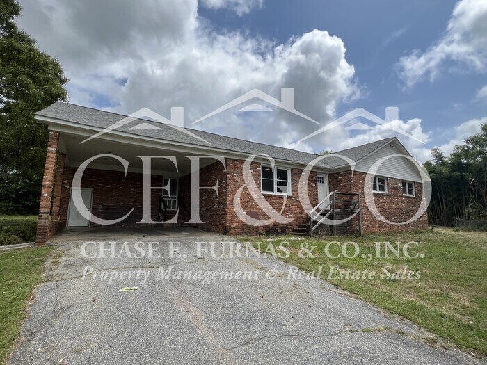 110 Lakeland Dr, Spartanburg, SC 29306 House Rental in Spartanburg