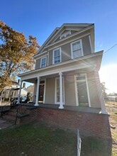 Building Photo - 516 4th St