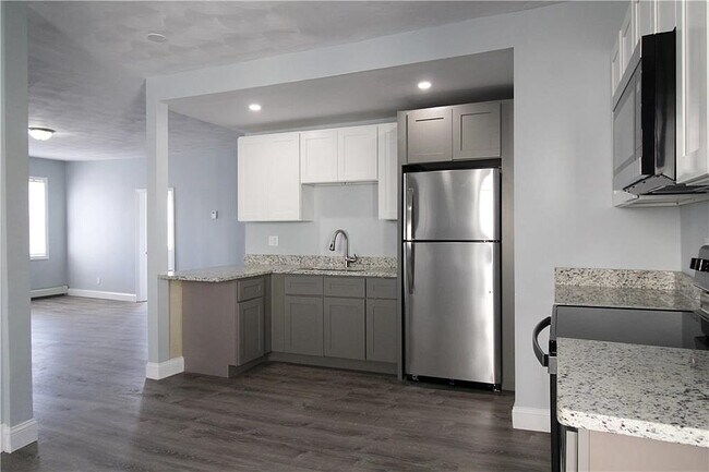 Building Photo - 91 Ridge St