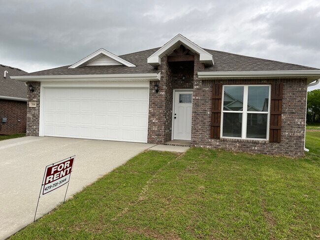 Building Photo - 2110 Bluestem Dr