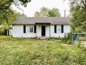 Building Photo - 423 E Dartmouth Ave