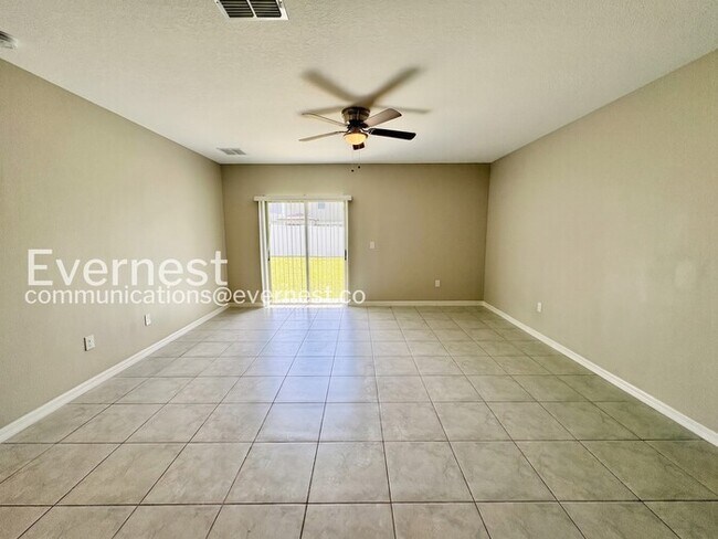 Foto del edificio - 7329 Canterbury Bells Ct