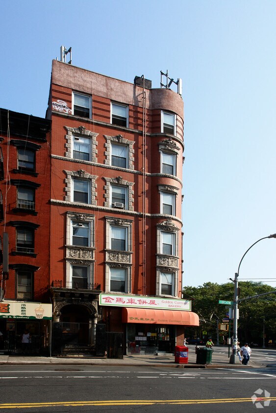 Building Photo - 162 E Broadway