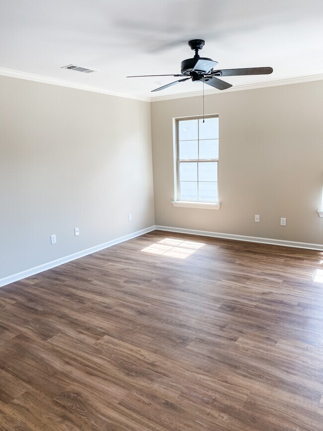 Foto del edificio - 9013 Fox Creek Dr.