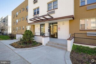 Building Photo - 738 Longfellow St NW