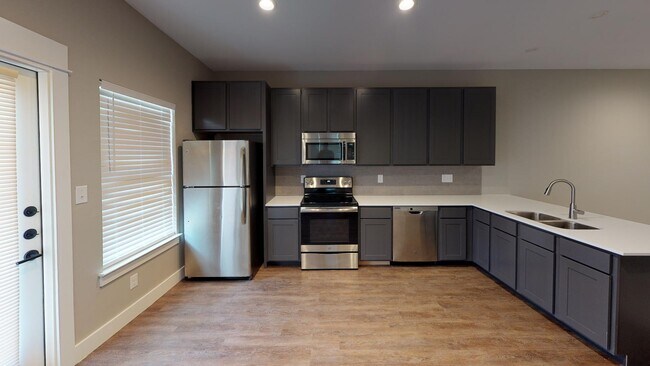 Foto del edificio - 311 Craddock Ave