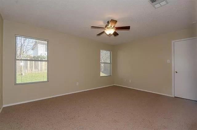 Foto del edificio - 5200 Bedfordshire Dr