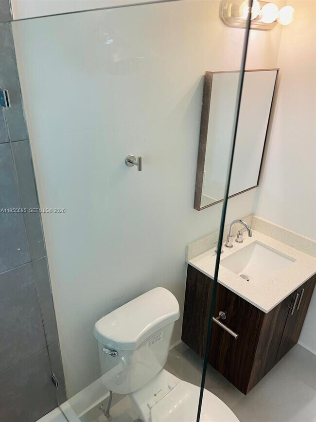 Foto del edificio - 1515 NE 110th St