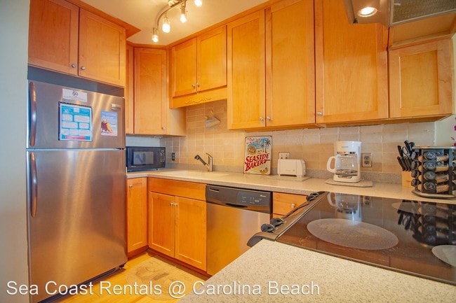 Building Photo - 903 Pelican Ct