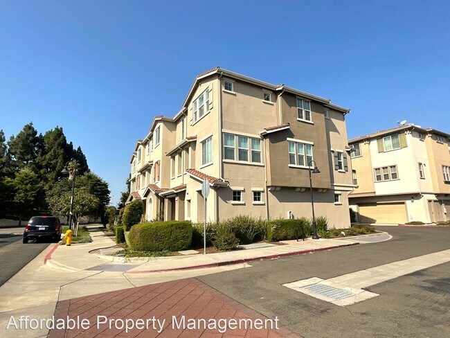 Building Photo - 3 br, 3.5 bath House - 520 Staley Avenue
