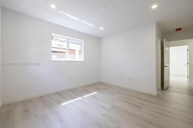 Building Photo - 1555 NW 34th St