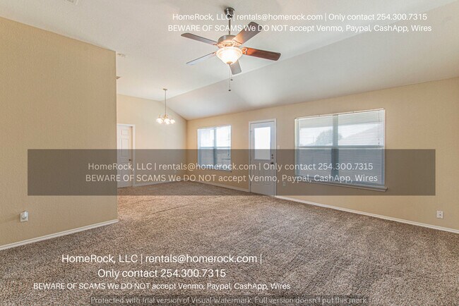 Building Photo - 4 Bedroom 2 Bath Available NOW