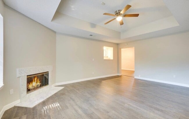 Foto del edificio - 6241 Cranberry Ln E