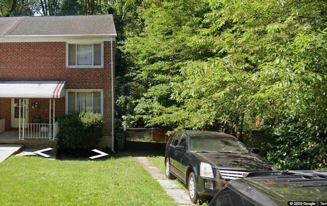 Frente - 3811 Mayberry Ave