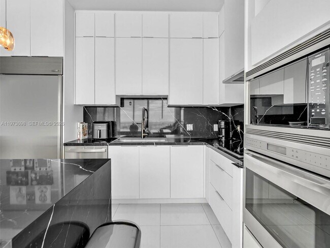 Foto del edificio - 2020 N Bayshore Dr
