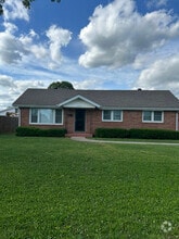 Building Photo - 7201 Lorenzo Ln
