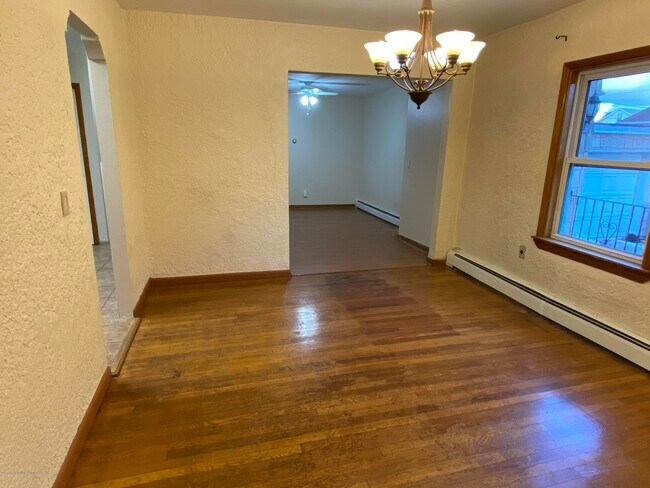Building Photo - 323 Buel Ave