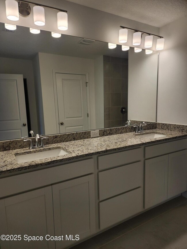 Building Photo - 2211 San Filippo Dr SE