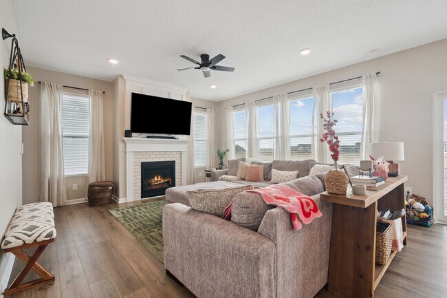 Foto del edificio - 1275 Priscilla Ct