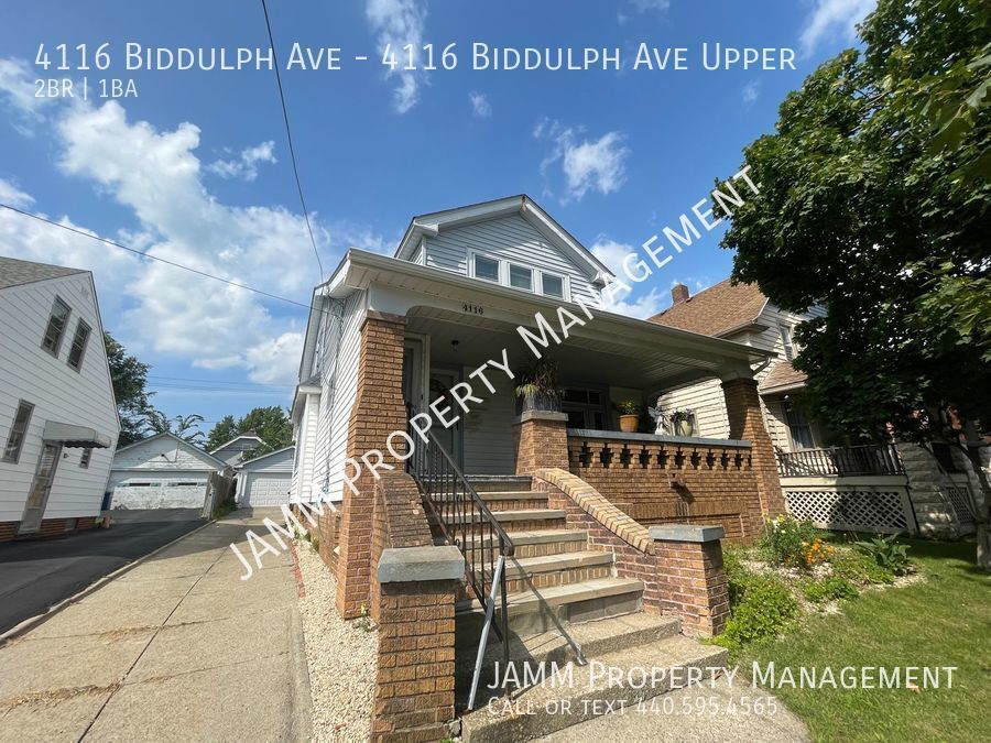 Primary Photo - 2 Bedroom Upper unit of Duplex on Biddulph...