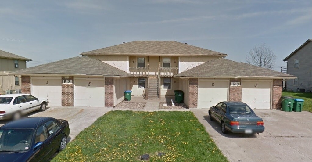 217 Sky Vue Dr, Raymore, MO 64083 Apartments in Raymore, MO