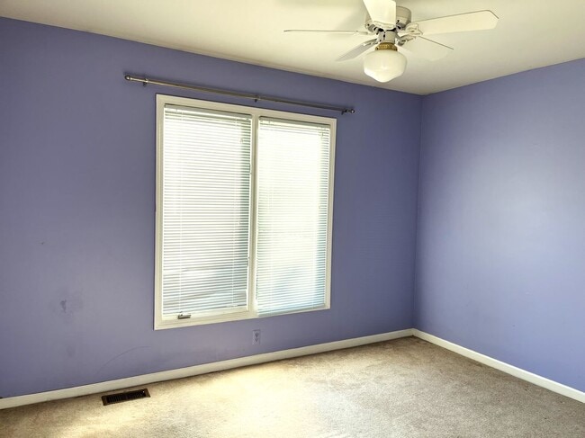 Building Photo - 1841 Grayslake Dr