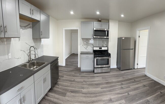 Building Photo - 5964 S Figueroa St