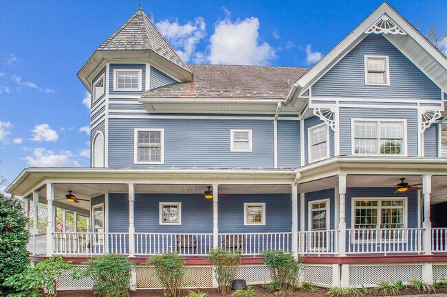 Foto del edificio - Stunning and Spacious Single Family Home S...
