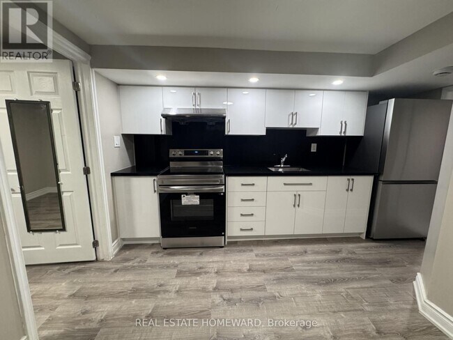 Building Photo - 20 Robinson Ave